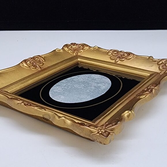 Vintage Ornate Plastic Picture Frame With Oval Reverse Painted Glass USA 3.5x4.5 - Picture 8 of 12